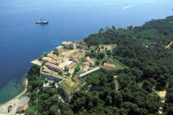 discover-st-marguerite-island