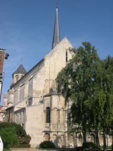 visit-the-old-hospital-in-chaumont