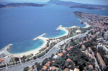 visit-the-roads-of-toulon