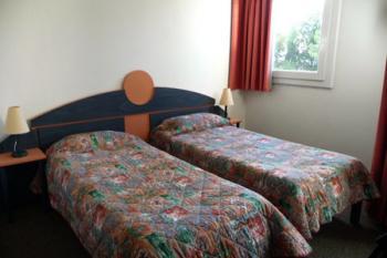 Chambre double avec grand lit ou 2 lits  côte à côte / Triple