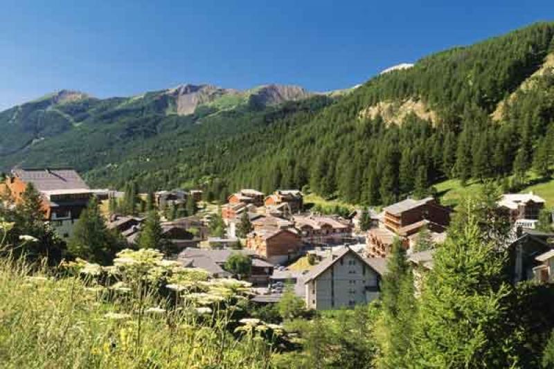 discover-the-val-d-allos-in-summer