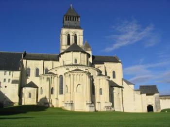 visit-of-the-royal-abbey-of-fontevraud