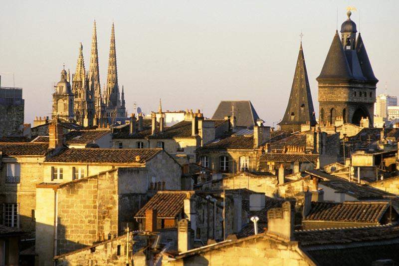 tourism-in-the-old-city-of-bordeaux