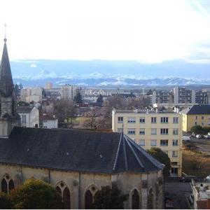 tarbes-view-on-the-pyrenees