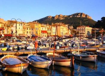 visit-the-village-of-cassis