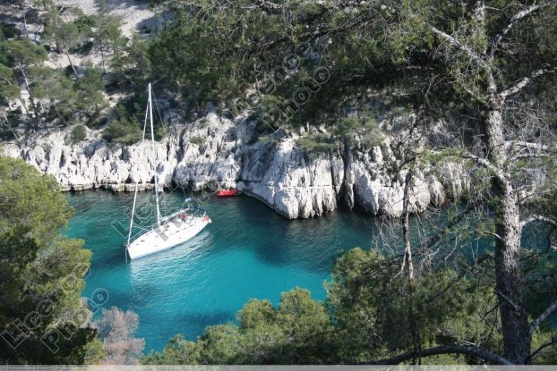 the-creeks-of-cassis-by-boat