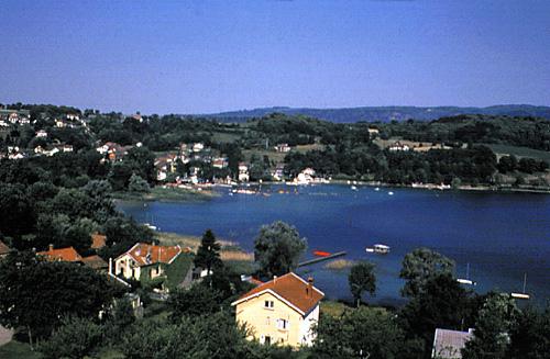 discover-the-lake-of-paladru