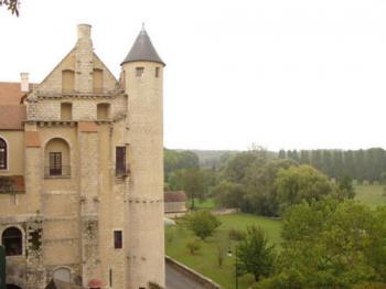 chateau-landon-an-historical-crossroad