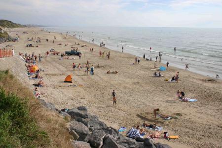 the-beautiful-beaches-in-equihen-plage