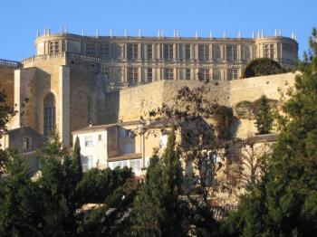discover-the-castle-of-grignan