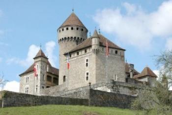 the-medieval-castle-of-montrottier