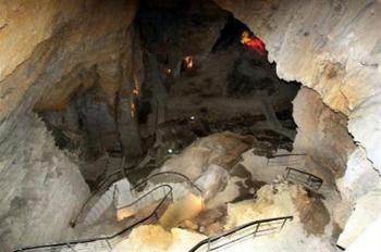hikes-and-discoveries-of-la-balme-les-grottes