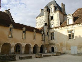 discover-the-castle-of-the-oisellerie