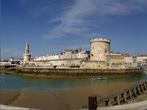 la-rochelle-maritime-city-with-an-exceptional-architectural-her
