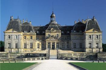 santa-claus-museum-vaux-le-vicomte-castle