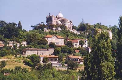 the-village-of-penne-d-agenais